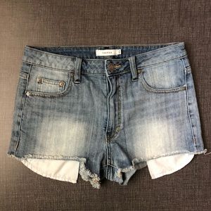 Aritzia Talula Denim Shorts in Med Blue, Size 27